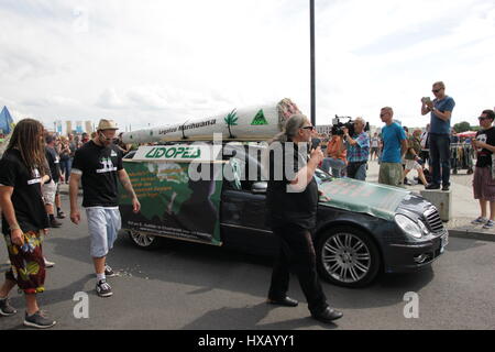 Berlin, Allemagne, août 9th, 2014 : défilé de chanvre manifestation tenue à la légalisation du cannabis. Banque D'Images