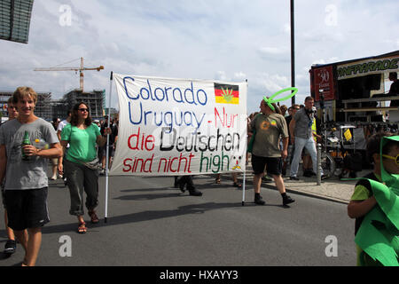Berlin, Allemagne, août 9th, 2014 : défilé de chanvre manifestation tenue à la légalisation du cannabis. Banque D'Images