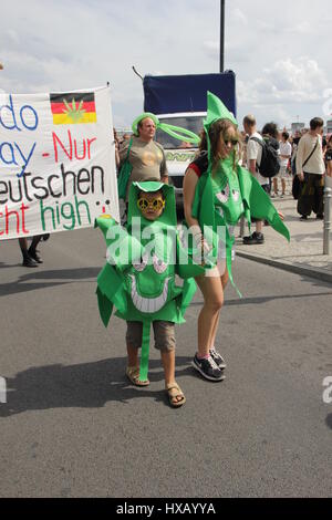 Berlin, Allemagne, août 9th, 2014 : défilé de chanvre manifestation tenue à la légalisation du cannabis. Banque D'Images