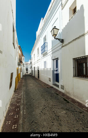 Ruelle de village port de Tarifa, Espagne Banque D'Images