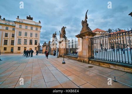 Château de Prague - la Maison du Gouvernement tchèque - PRAGUE / RÉPUBLIQUE TCHÈQUE - 20 MARS 2017 Banque D'Images