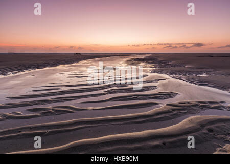 Vue le long des sables de Elliot chefs à l'aube, Bundaberg, Queensland, Australie Banque D'Images