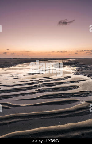 Vue le long des sables de Elliot chefs à l'aube, Bundaberg, Queensland, Australie Banque D'Images
