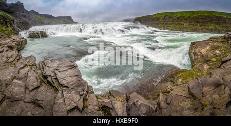 Panorama de l'immense cascade de Gullfoss en Islande Banque D'Images