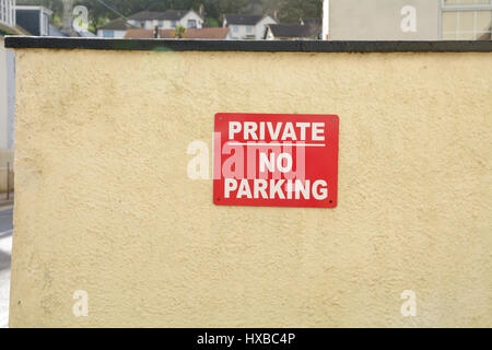 Pas de parking privée signe sur mur Banque D'Images