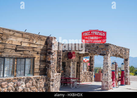 Cool Springs, Arizona est un bâtiment un lieu qui dispose d'un café, d'un musée, une boutique de cadeaux et de vieille station d'essence. En général, il n'est pas ouvert, mais le fait d'être sur la route 66 Banque D'Images