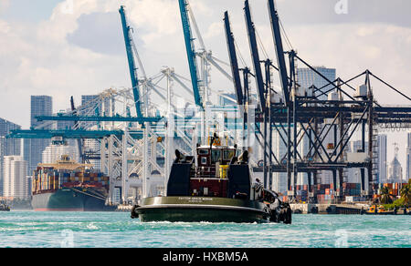 Terminal à conteneurs du Port de Miami, Floride Banque D'Images