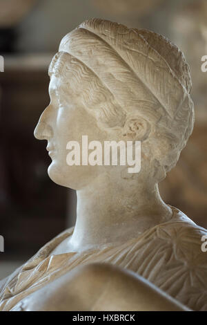 Rome. L'Italie. Assis statue d'impératrice romaine Helena (ca. 249-329 AD), mère de l'empereur Constantin le Grand. Salle des Empereurs, les musées du Capitole Banque D'Images