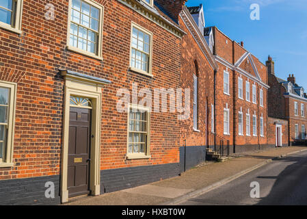 Beccles Suffolk propriété géorgienne, vue sur une rangée de maisons de ville géorgiennes à Northgate dans la ville de Beccles dans le Suffolk, Royaume-Uni. Banque D'Images