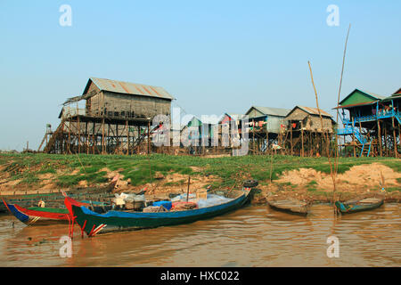 Bouchon de Kampong village flottant, Cambodge Banque D'Images