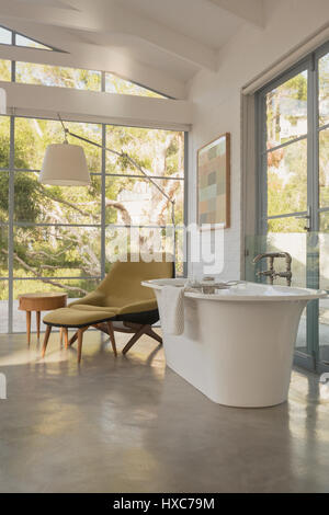 Trempage dans le luxe home vitrine chambre d'hôtel Banque D'Images