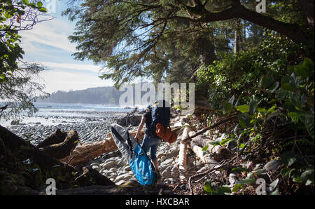 Le camping et la plage de surf à Sombrio, île de Vancouver Banque D'Images