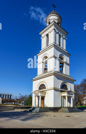 Cathédrale métropolitaine Noël du Seigneur, le Christ, l'église orthodoxe russe, au centre-ville de Chisinau, Moldova, ciel bleu Banque D'Images