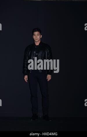 Séoul, Corée. Mar 27, 2017. Jung Woo-sung, Park hyungsik SooHyuk Lee et participer à la promotion de marque tenue à Séoul, Corée, le 27 mars, 2017.(La Chine et la Corée à l'homme) Credit : TopPhoto/Alamy Live News Banque D'Images