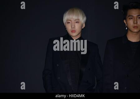 Séoul, Corée. Mar 27, 2017. Jung Woo-sung, Park hyungsik SooHyuk Lee et participer à la promotion de marque tenue à Séoul, Corée, le 27 mars, 2017.(La Chine et la Corée à l'homme) Credit : TopPhoto/Alamy Live News Banque D'Images