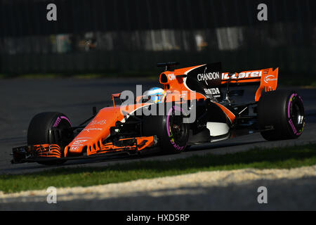 L'Albert Park, Melbourne, Australie. Mar 26, 2017. Fernando Alonso (ESP) # 14 à partir de la Formule 1 McLaren Honda à l'équipe d'Australie 2017 Grand Prix de Formule 1 à l'Albert Park, Melbourne, Australie. Bas Sydney/Cal Sport Media/Alamy Live News Banque D'Images