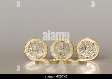 Newcastle Upon Tyne, England, UK. Mardi, 28 mars, 2017. New British pound coin est émis. Crédit : Andrew Nicholson/Alamy Live News Banque D'Images