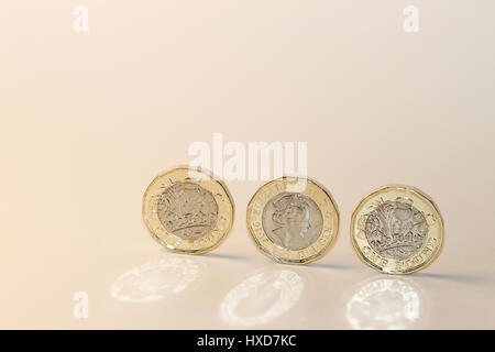 Newcastle Upon Tyne, England, UK. Mardi, 28 mars, 2017. New British pound coin est émis. Crédit : Andrew Nicholson/Alamy Live News Banque D'Images