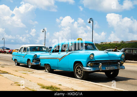 Utilisation éditoriale [seulement] Ford Fairlane Crown Victoria, depuis les années 50, utilisé comme taxi à La Havane, Cuba Banque D'Images