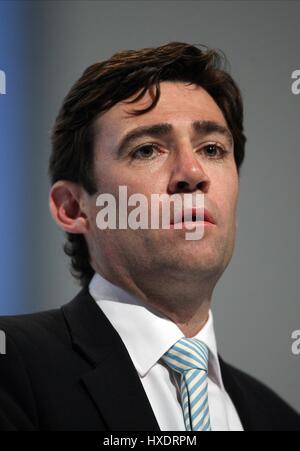 ANDY BURNHAM MP SHADOW SECRÉTAIRE D'ÉTAT POUR LE 28 SEPTEMBRE 2011 L'AAC LIVERPOOL ANGLETERRE Banque D'Images