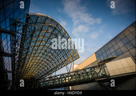 La gare de Kyoto et centre de transport au centre-ville, le Japon. Banque D'Images