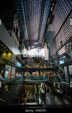 La gare de Kyoto et centre de transport au centre-ville, le Japon. Banque D'Images