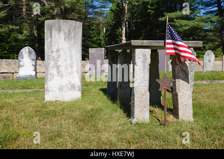 Inhumation de Rév. Pasteur Samuel cachés dans cimetière, situé à côté de coordination Rock à Tamworth, New Hampshire, USA. Banque D'Images