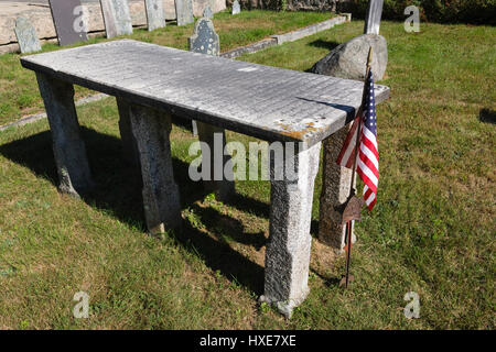 Inhumation de Rév. Pasteur Samuel cachés dans cimetière, situé à côté de coordination Rock à Tamworth, New Hampshire, USA. Banque D'Images