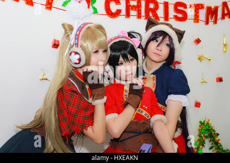 Bangkok - 28 déc : Un cosplay anime japonais de poser dans les EXTRA COSCOM : Noël le 28 décembre 2014 à l'université Rajabhat Suan Dusit, Ba Banque D'Images