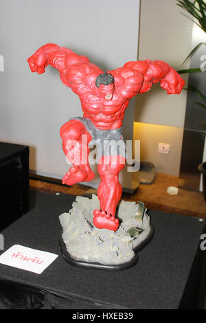 BANGKOK - MAI. 11 : un modèle de Hulk en Thaïlande Comic Con 2014 le 11 mai, 2014 à Siam Paragon, Bangkok, Thaïlande. Banque D'Images