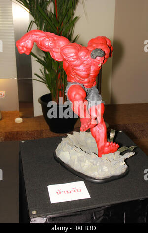 BANGKOK - MAI. 11 : un modèle de Hulk en Thaïlande Comic Con 2014 le 11 mai, 2014 à Siam Paragon, Bangkok, Thaïlande. Banque D'Images