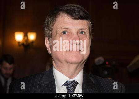 Londres, Royaume-Uni. 27 mars 2017. Sur la photo : Gerard Batten, DÉPUTÉ EUROPÉEN. Le premier ministre de l'avant le déclenchement de l'article 50 cette semaine, le chef de l'UKIP Paul Nuttall définit six tests clés par lesquels le pays peut juger Theresa May's Brexit négociations. Discours au Marriott County Hall à Westminster. Banque D'Images