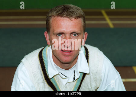 DOMINIC CORK DERBYSHIRE CCC 19 Avril 2000 Banque D'Images