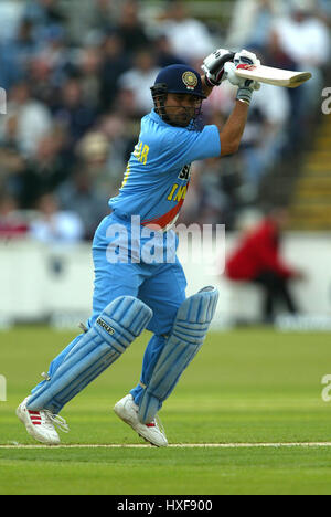 SACHIN TENDULKAR INDE ÖRNSKÖLDSVIK ÖRNSKÖLDSVIK DURHAM 04 Juillet 2002 Banque D'Images