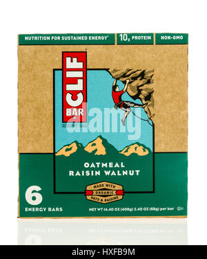 Winneconne, WI - 15 mars 2017 : une boîte de Falaise barre d'énergie sur une base isolée. Banque D'Images