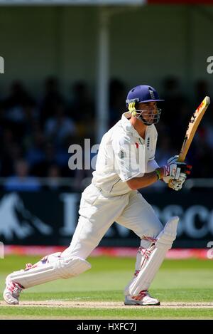 KEVIN PIETERSEN L'ANGLETERRE & HAMPSHIRE CCC NOTTINGHAM TRENT BRIDGE ANGLETERRE 02 Juin 2006 Banque D'Images