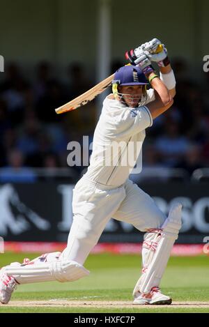 KEVIN PIETERSEN L'ANGLETERRE & HAMPSHIRE CCC NOTTINGHAM TRENT BRIDGE ANGLETERRE 02 Juin 2006 Banque D'Images