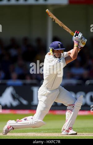 KEVIN PIETERSEN L'ANGLETERRE & HAMPSHIRE CCC NOTTINGHAM TRENT BRIDGE ANGLETERRE 02 Juin 2006 Banque D'Images