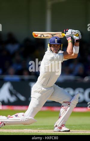 KEVIN PIETERSEN L'ANGLETERRE & HAMPSHIRE CCC NOTTINGHAM TRENT BRIDGE ANGLETERRE 02 Juin 2006 Banque D'Images