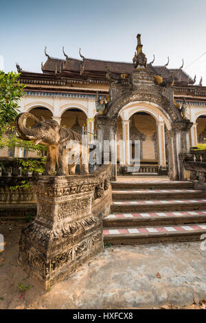 De l'extérieur dans le temple de Wat Bo Siem Reap, Cambodge. Banque D'Images