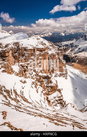 Magnifique vue depuis le haut de Sass Pordoi, Dolomites, Italie Banque D'Images
