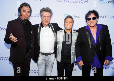 (L-R) Jonathan Cain, Ross Valory, Arnel Pineda et Neal Schon rock band voyage assiste à la soirée d'ouverture de l'Hollywood Bowl avec Voyage sur Juin 20th, 2015 à Hollywood, Californie. Banque D'Images