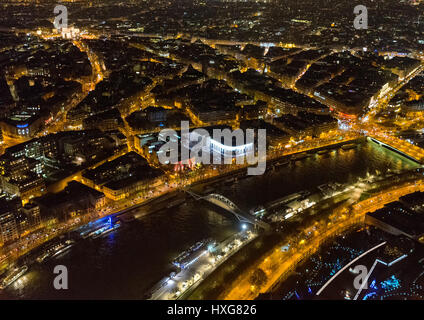 Nuit paysage urbain de paris pris de la tour Eiffel, france Banque D'Images