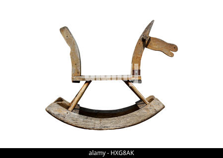 Cheval à bascule en bois isolé sur fond blanc Banque D'Images