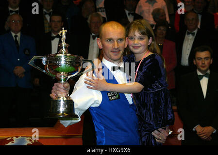 PETER EBDON CHAMPION DU MONDE DE SNOOKER SHEFFIELD 2002 06 mai 2002 Banque D'Images