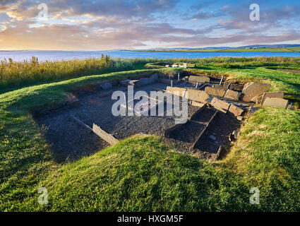 Le fort d'appoint et d'un des harth 8 maisons de l'époque néolithique Règlement Barnhouse site archéologique, vers 3000 avant J.-C., le Loch d'Harray, Orkn Banque D'Images