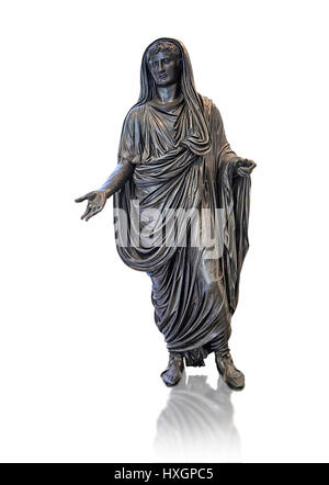 Staue bronze romain de César Auguste comme pontifex maximus, fin du premier siècle av. J.-C., Musée Archéologique National de Naples, fond blanc Banque D'Images