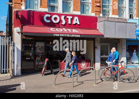 Costa cafe à traverser Leytonstone, Londres Angleterre Royaume-Uni UK Banque D'Images