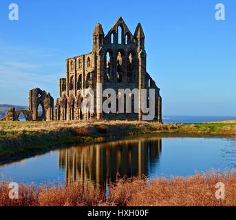 Étang de l'abbaye de Whitby Banque D'Images