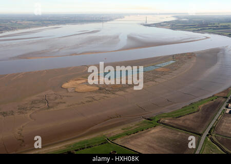 Vue aérienne de l'Humber, Read's Island & Humber Bridge, East Yorkshire, UK Banque D'Images